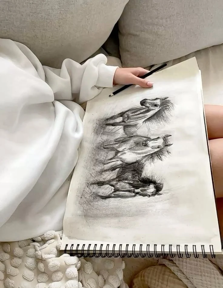 Cuaderno de dibujo a lápiz — caballos